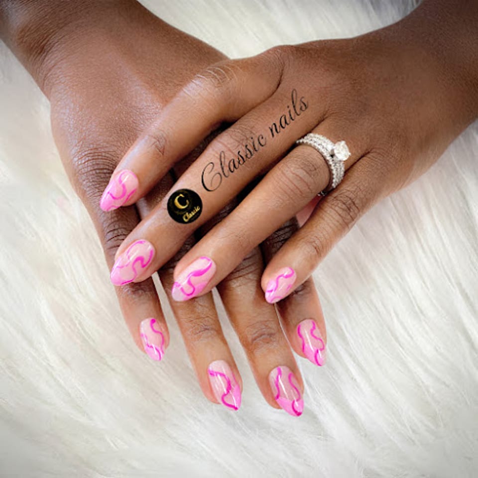 Classic Nails photo 1