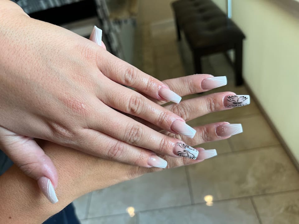 Lavish Nails and Spa Cedar Park photo 1