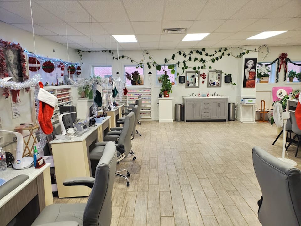 Marilyn's Nail and Spa photo 1