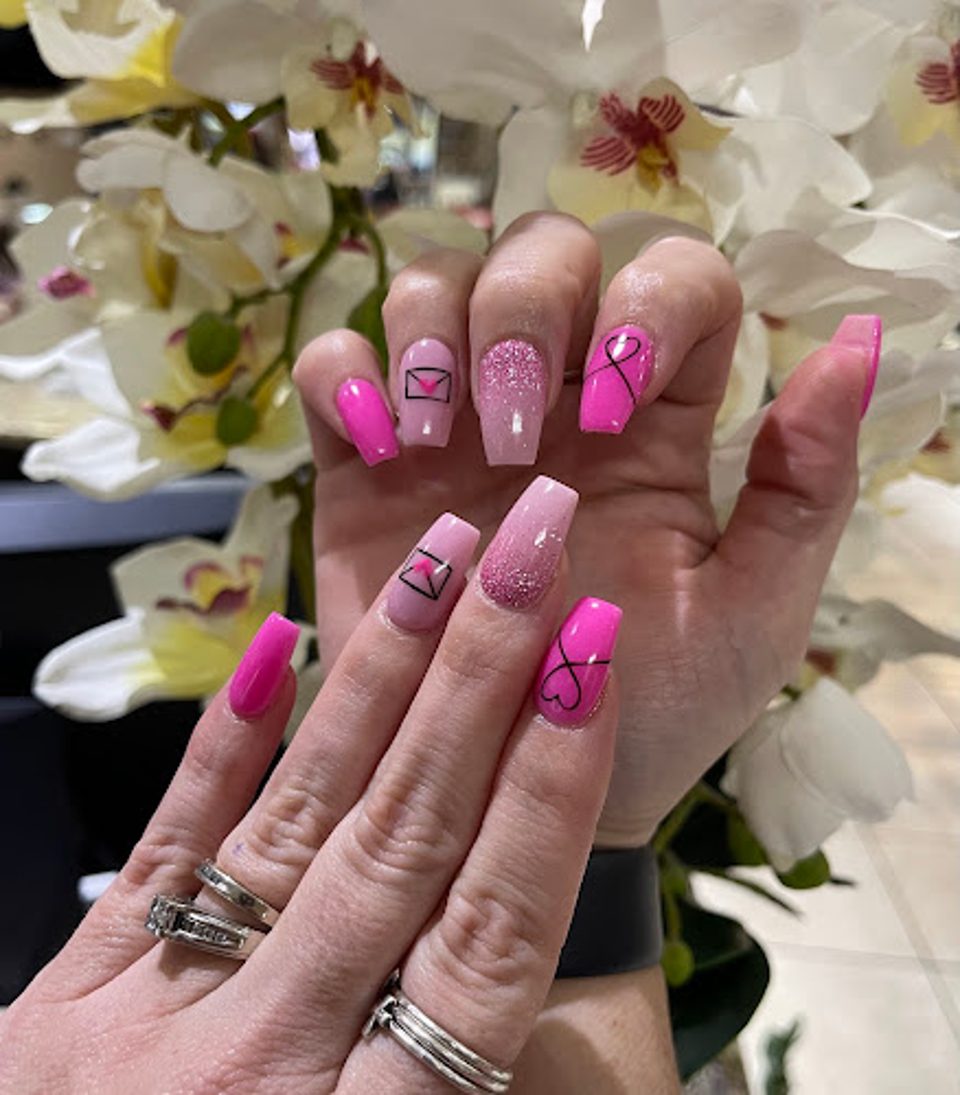 Nail Lounge in Greenville photo 1
