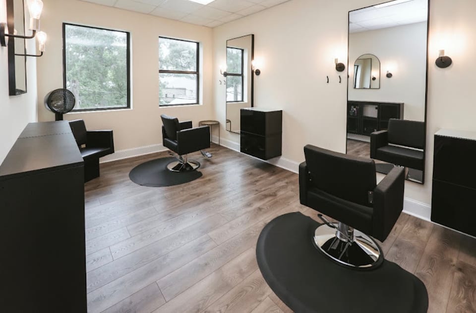 Salon Linen | The Woodlands photo 1