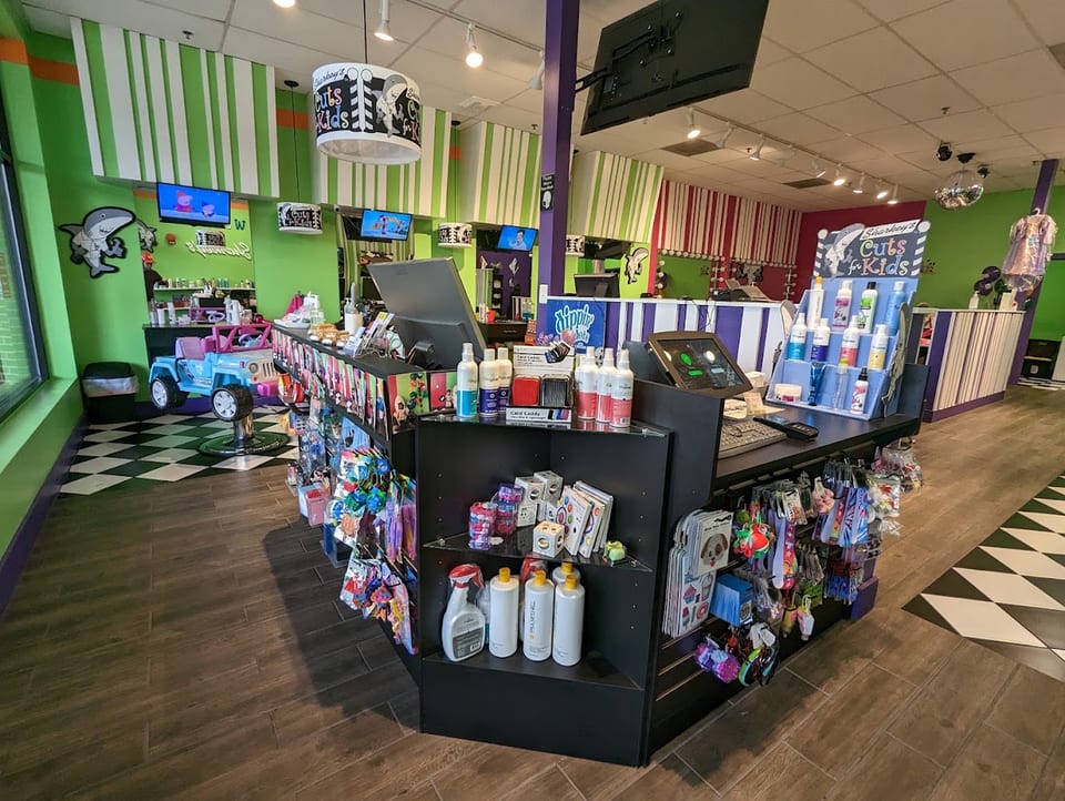 Sharkey’s Cuts for Kids Centreville Square photo 1
