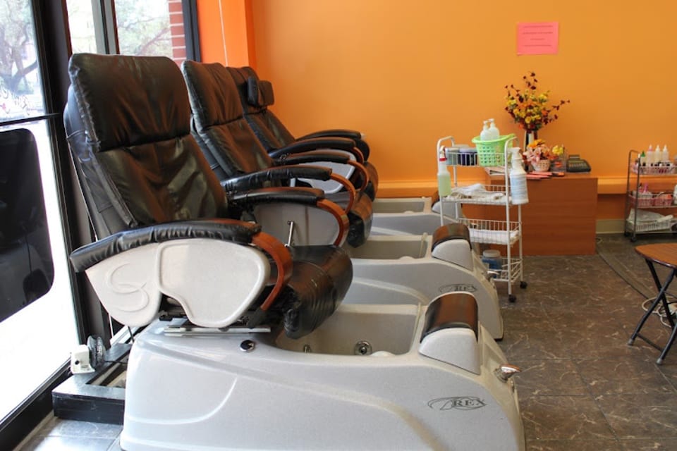 River Oaks Nails & Spa photo 1