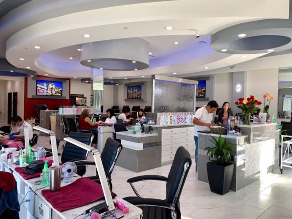 ZiZi Nail Lounge photo 1
