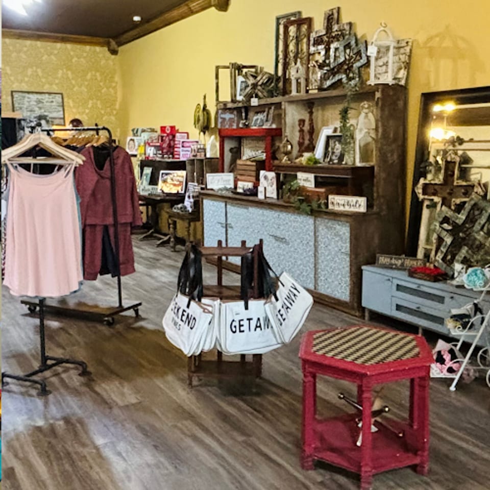 Unique Boutique and Salon photo 1