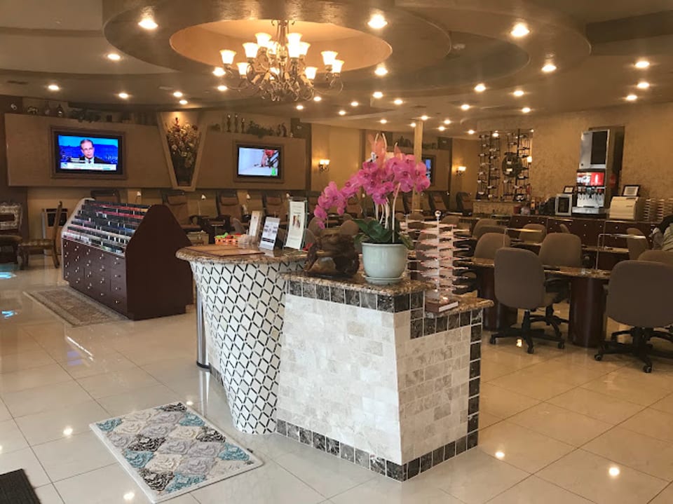 GrandLux Nail Salon photo 1