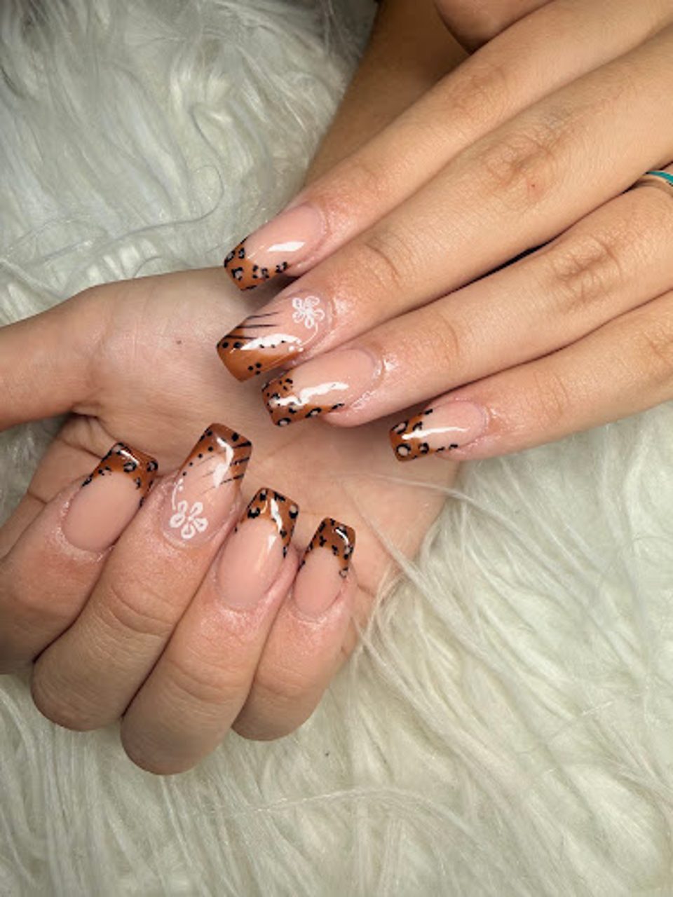 Angela Nail photo 1