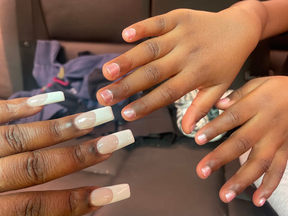 Grand Lux Nail Salon Lounge photo 1