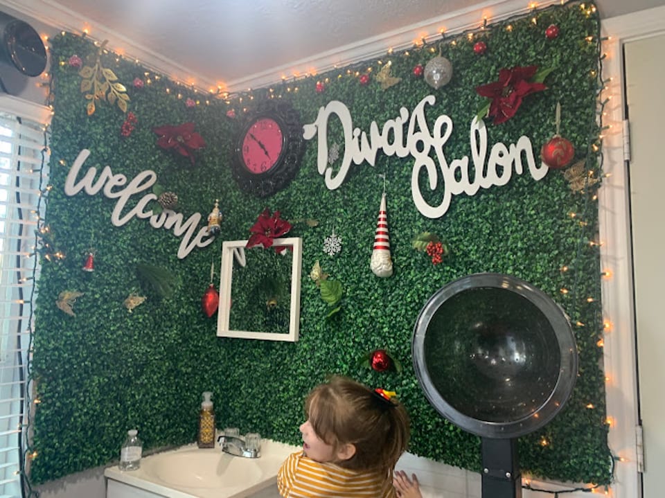 Divas Hair And Nail Salon photo 1