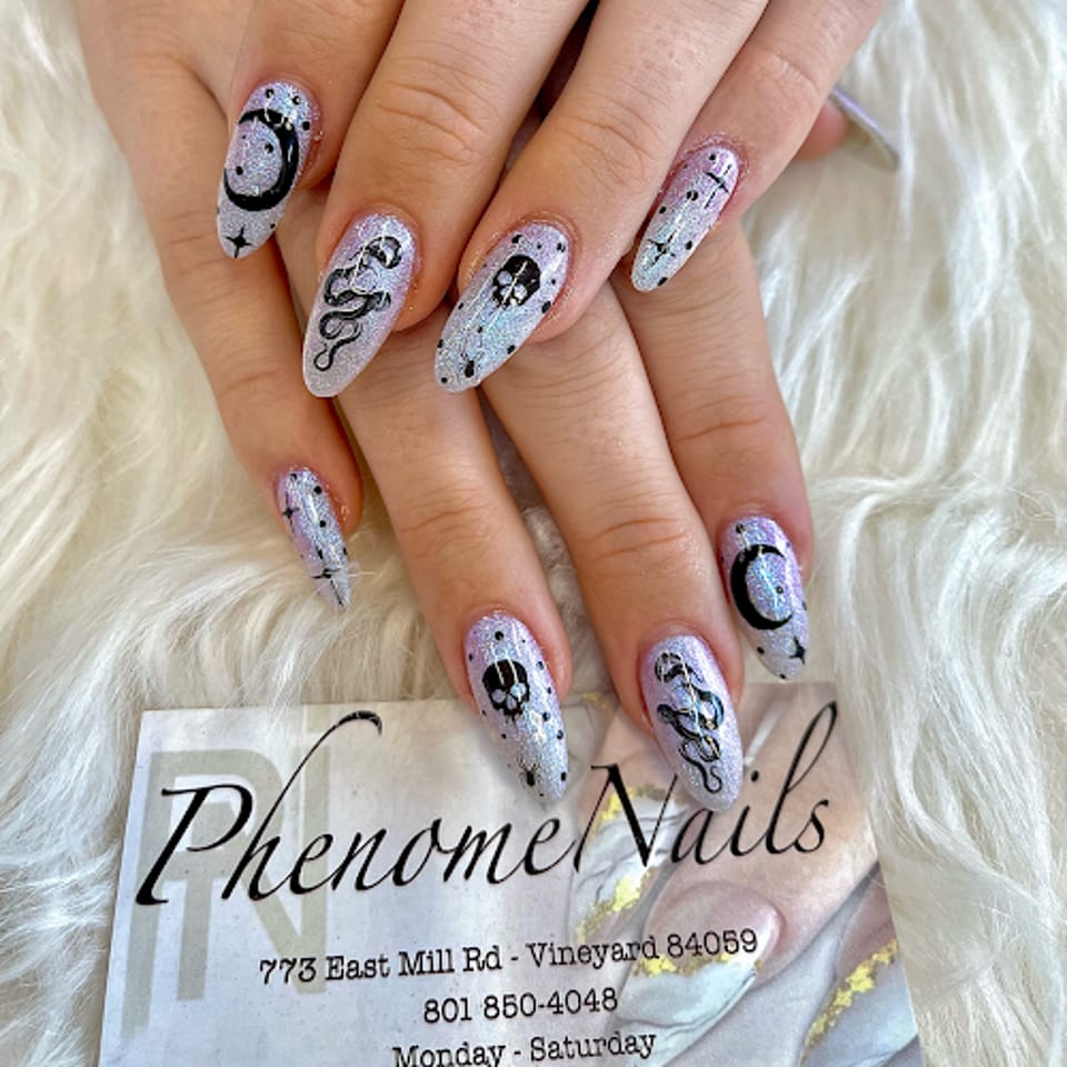 PHENOMENAILS photo 1