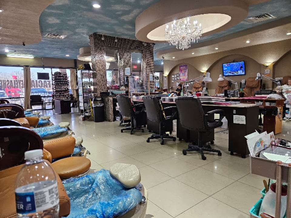 Luxury Nail & Spa photo 1