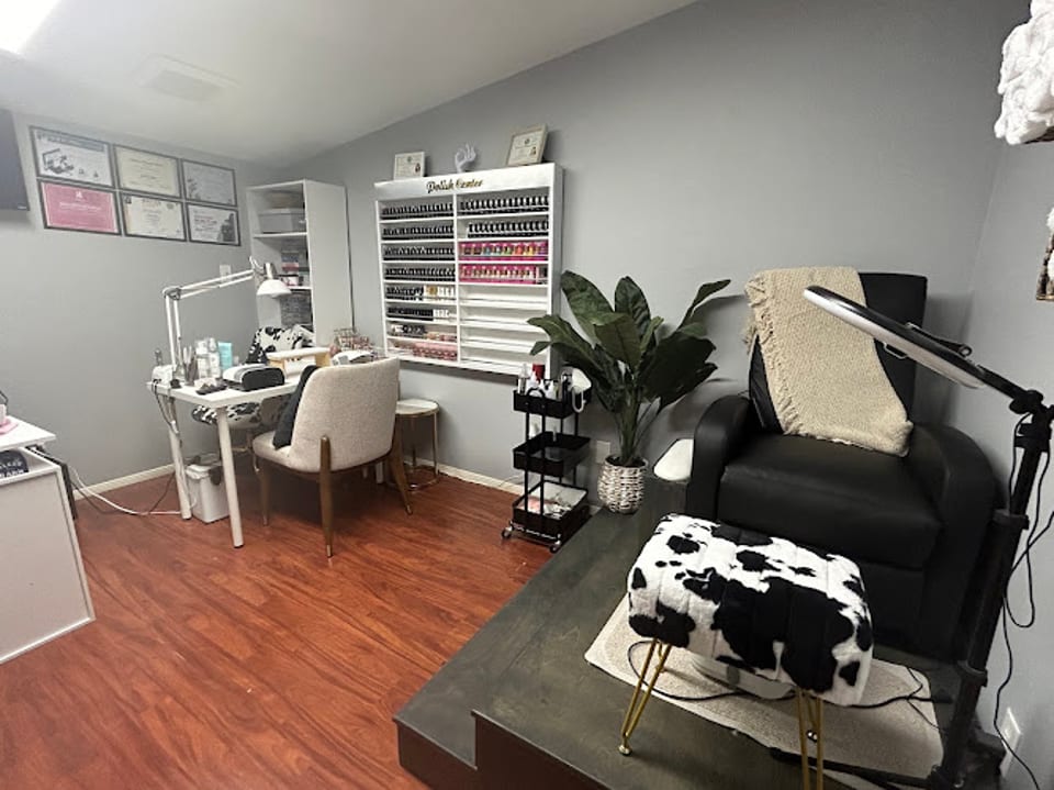 Caprichos Nails Spa photo 1