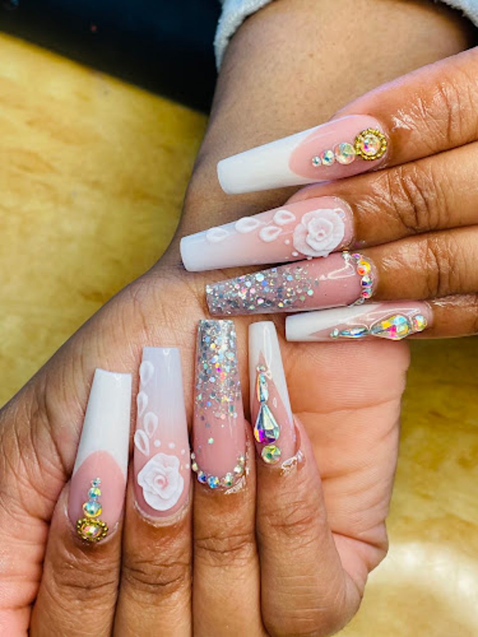 Famous Nails photo 1
