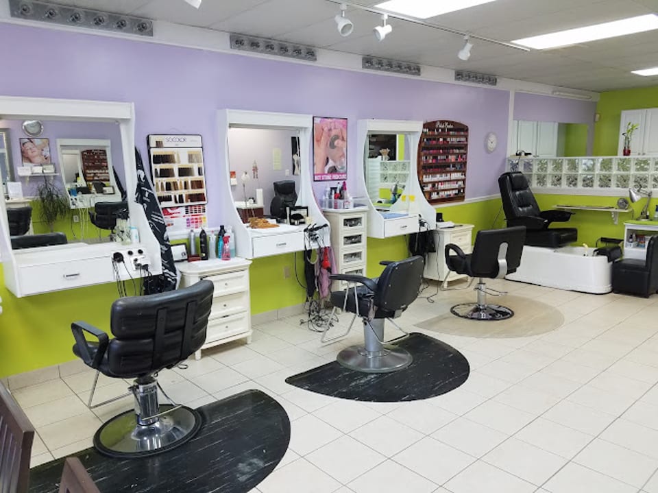 Crest Hair Nail & Spa photo 1