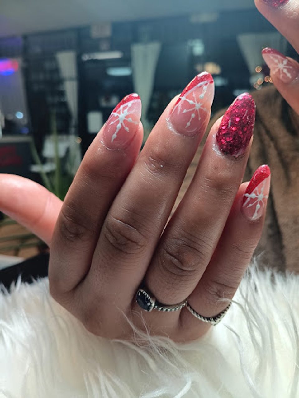 Uñas acrilicas y pestañas LB (inside magaly beauty salon) booth rental photo 1