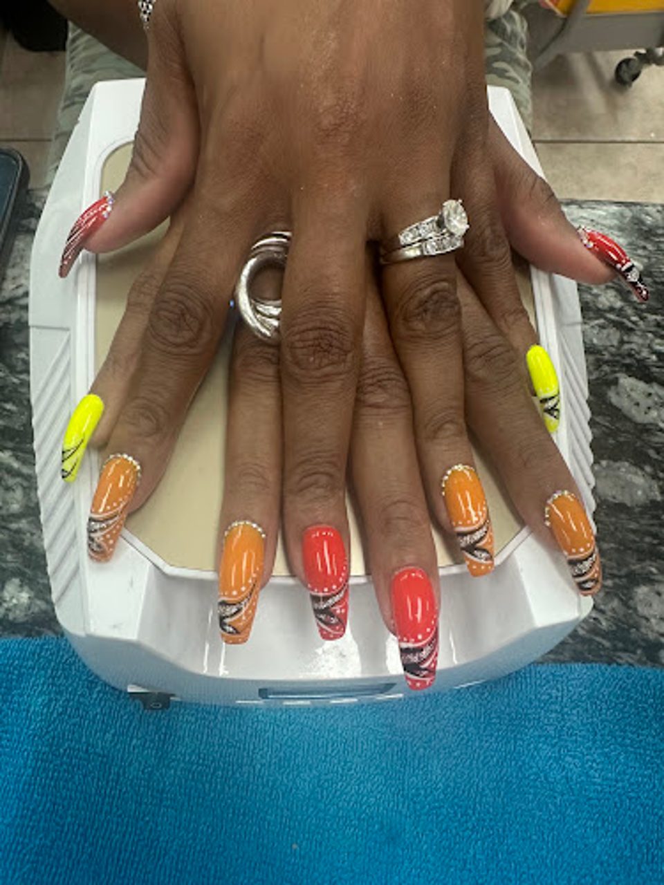 Hollywood Nails photo 1