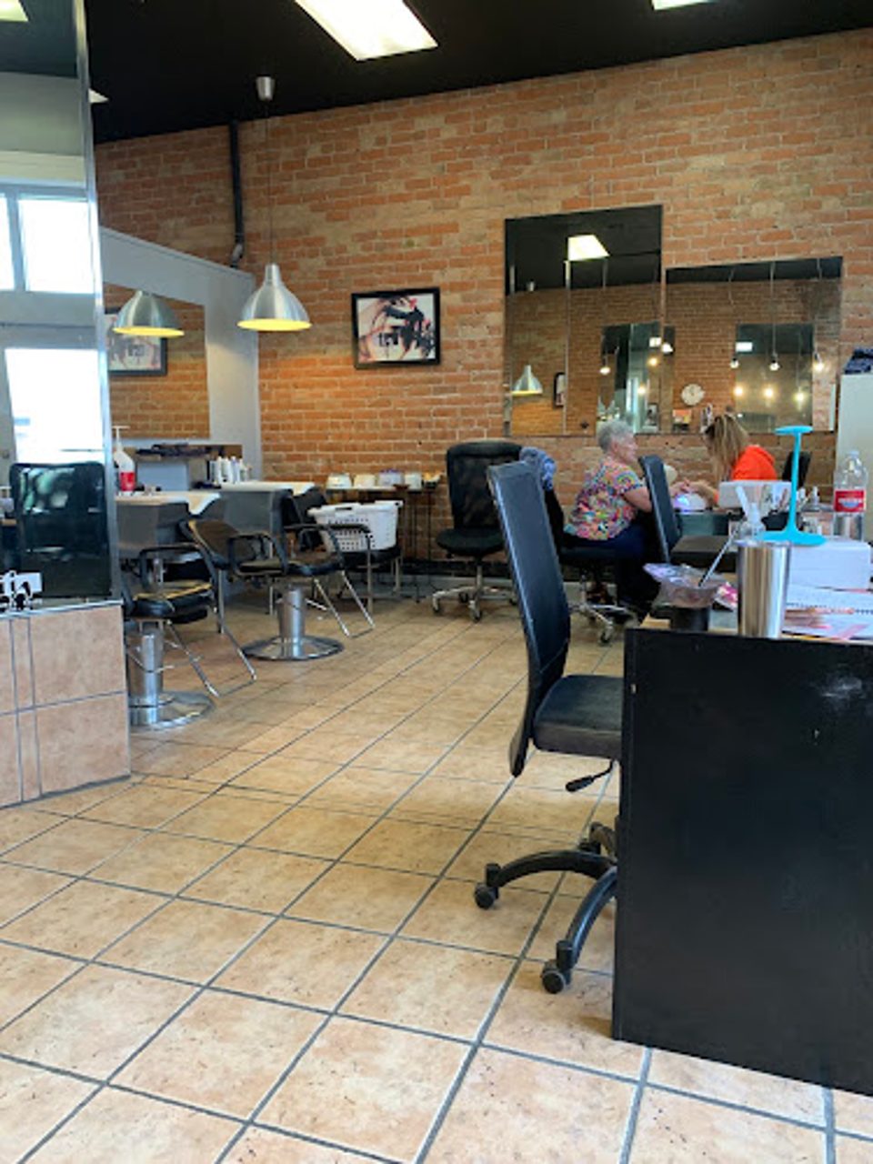 Thomas Hardy Hair Salon photo 1