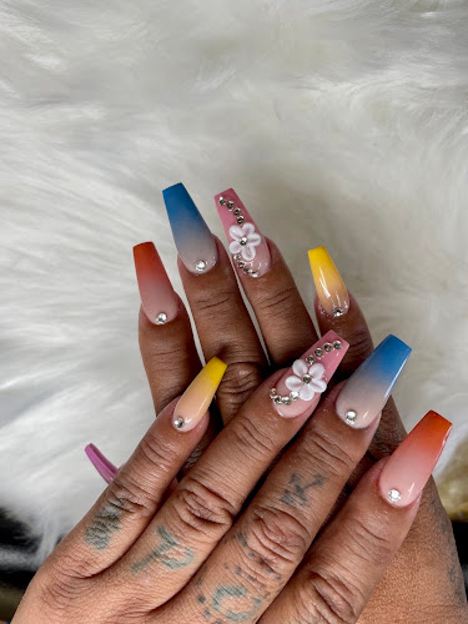 Devine Nails photo 1