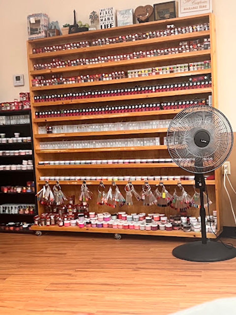 K M Nails photo 1
