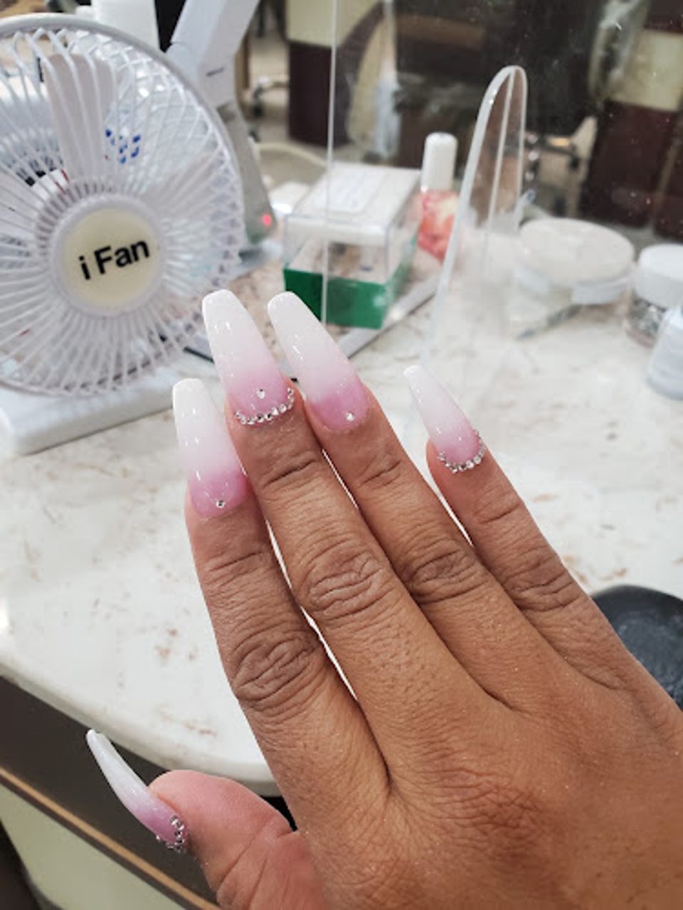 Holly Nails photo 1