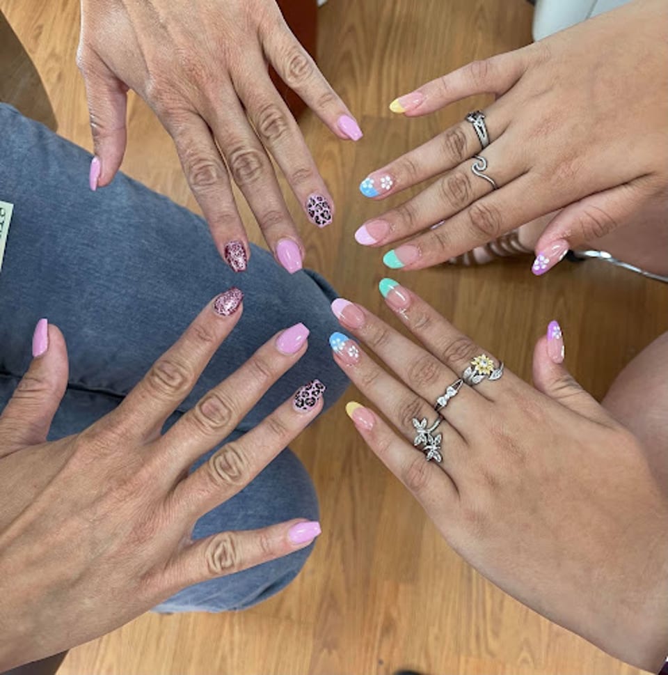 Royal Nails & Lashes photo 1