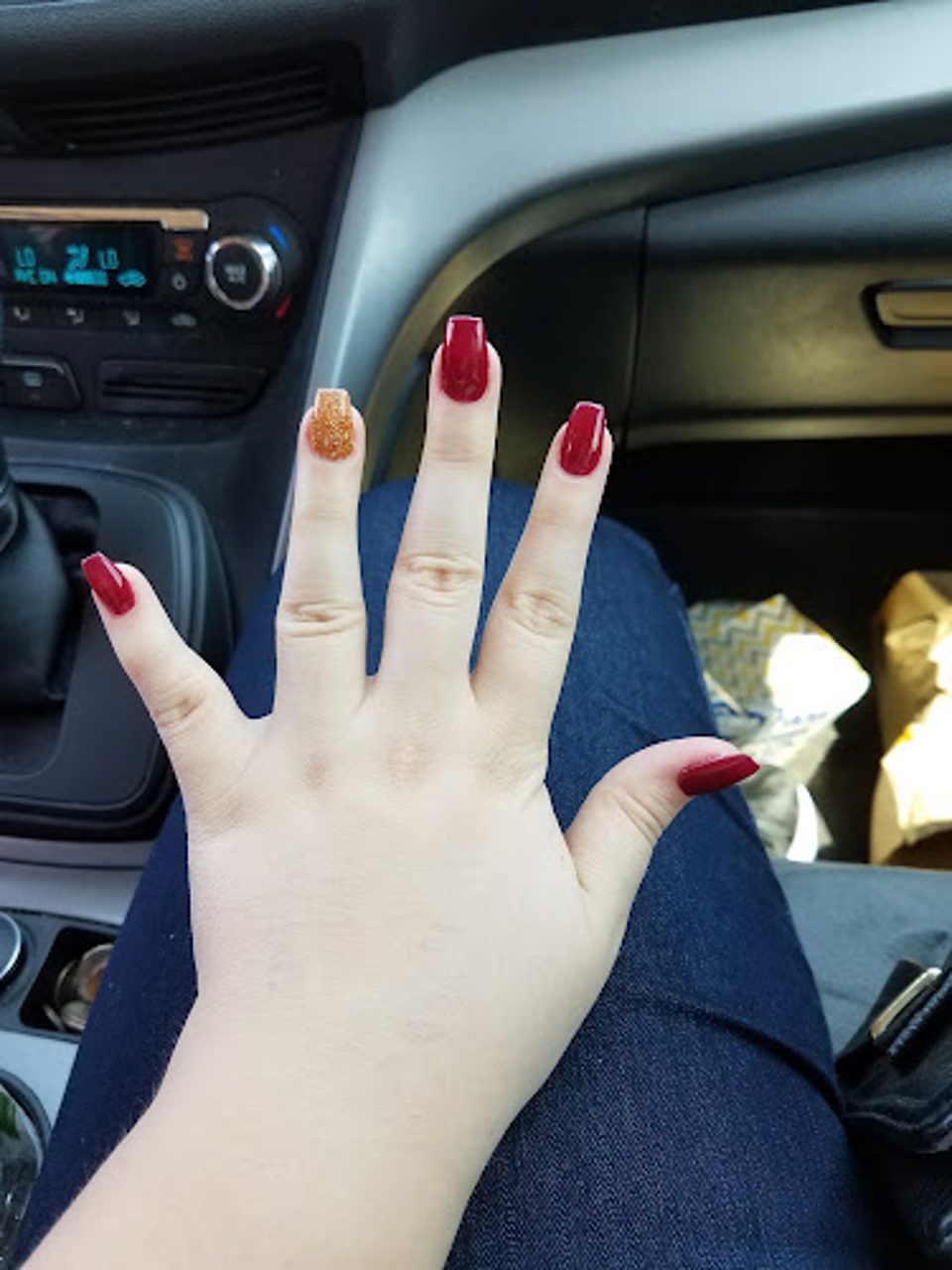Hot Nails & Spa photo 1