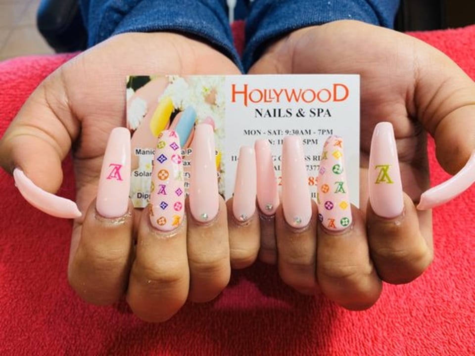 Hollywood Nails & Spa photo 1