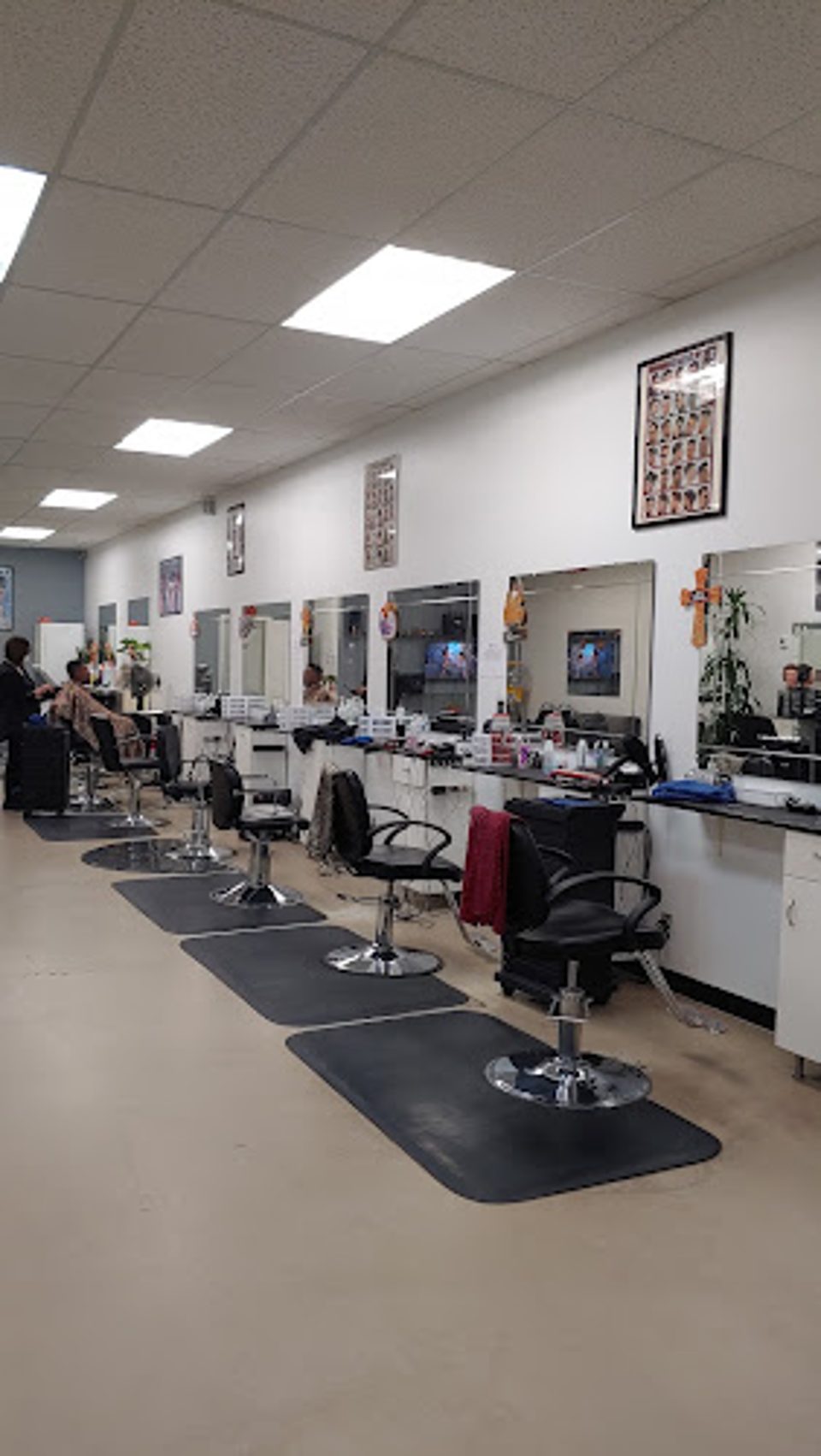 Estilos Hair Salon photo 1