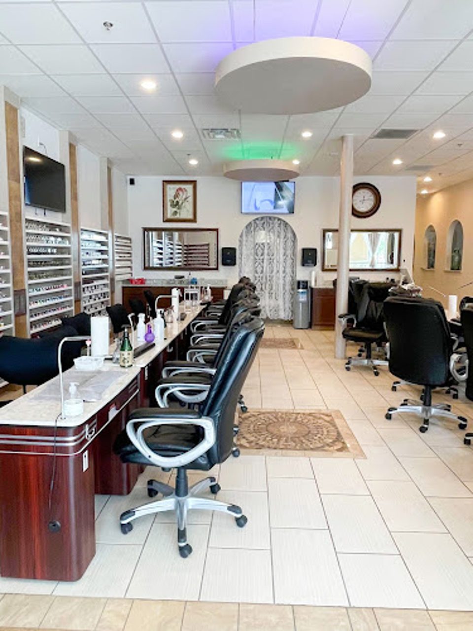 Vanity Nails Lounge photo 1