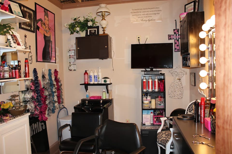 Salon and Spa Galleria | Sublett photo 1