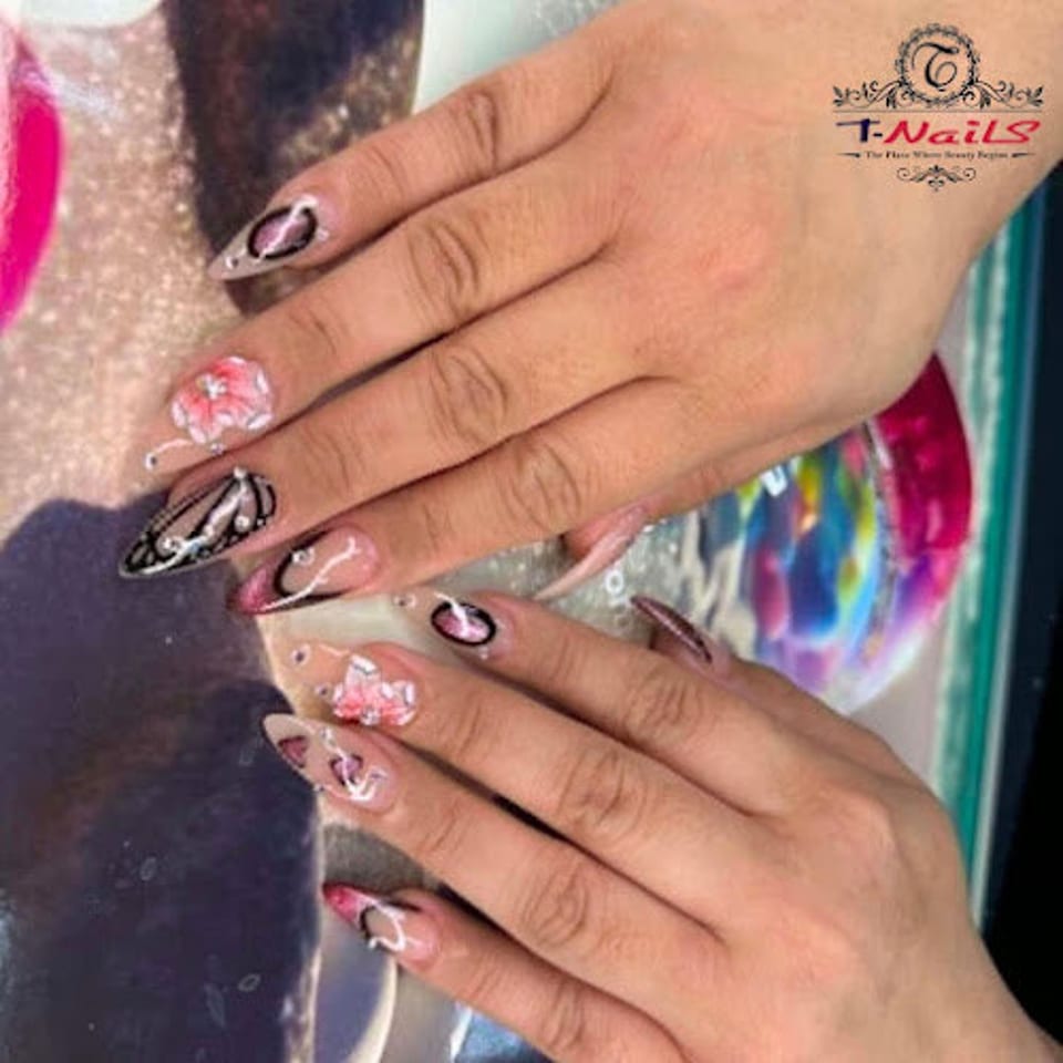 T Nails photo 1