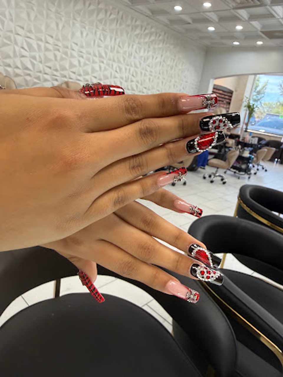 Color nails spa photo 1