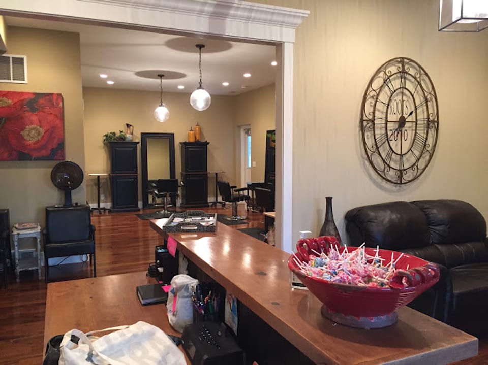 Roots Salon photo 1