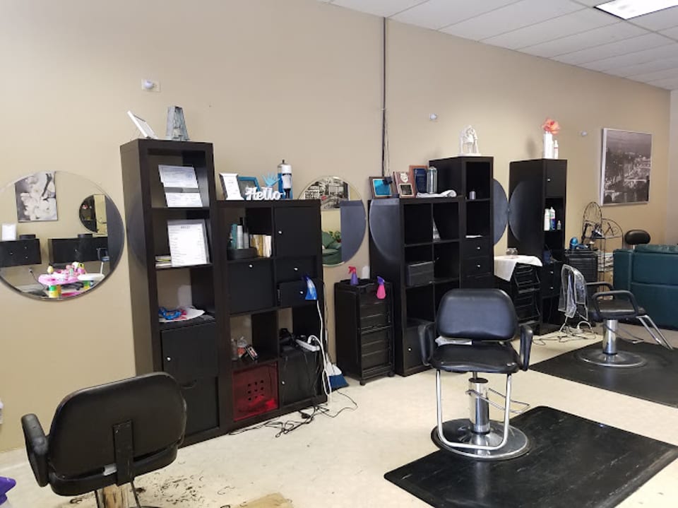 Sharp Image Salon photo 1