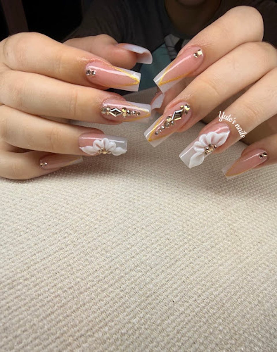 Yule's nails photo 1