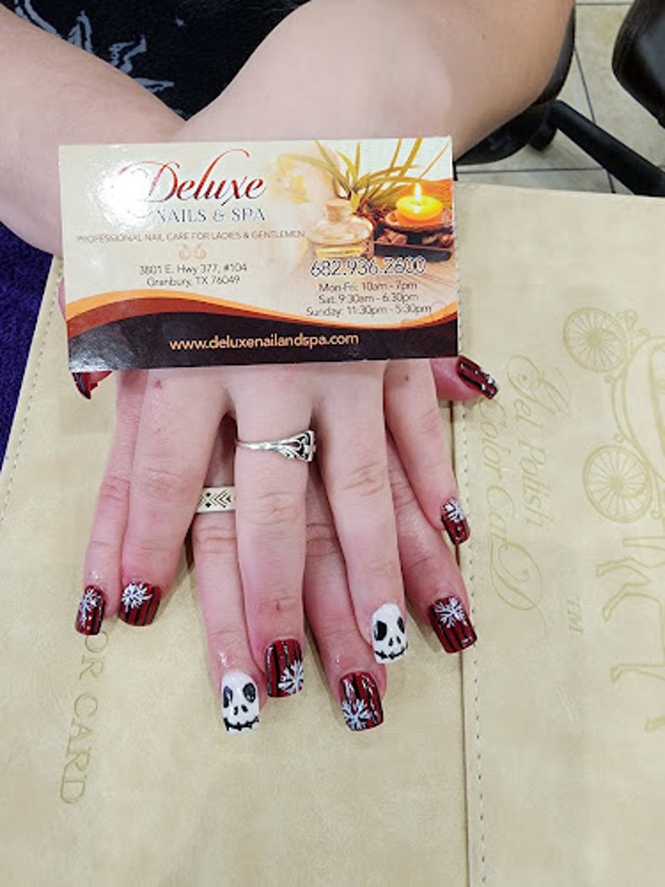 DELUXE NAILS & SPA photo 1