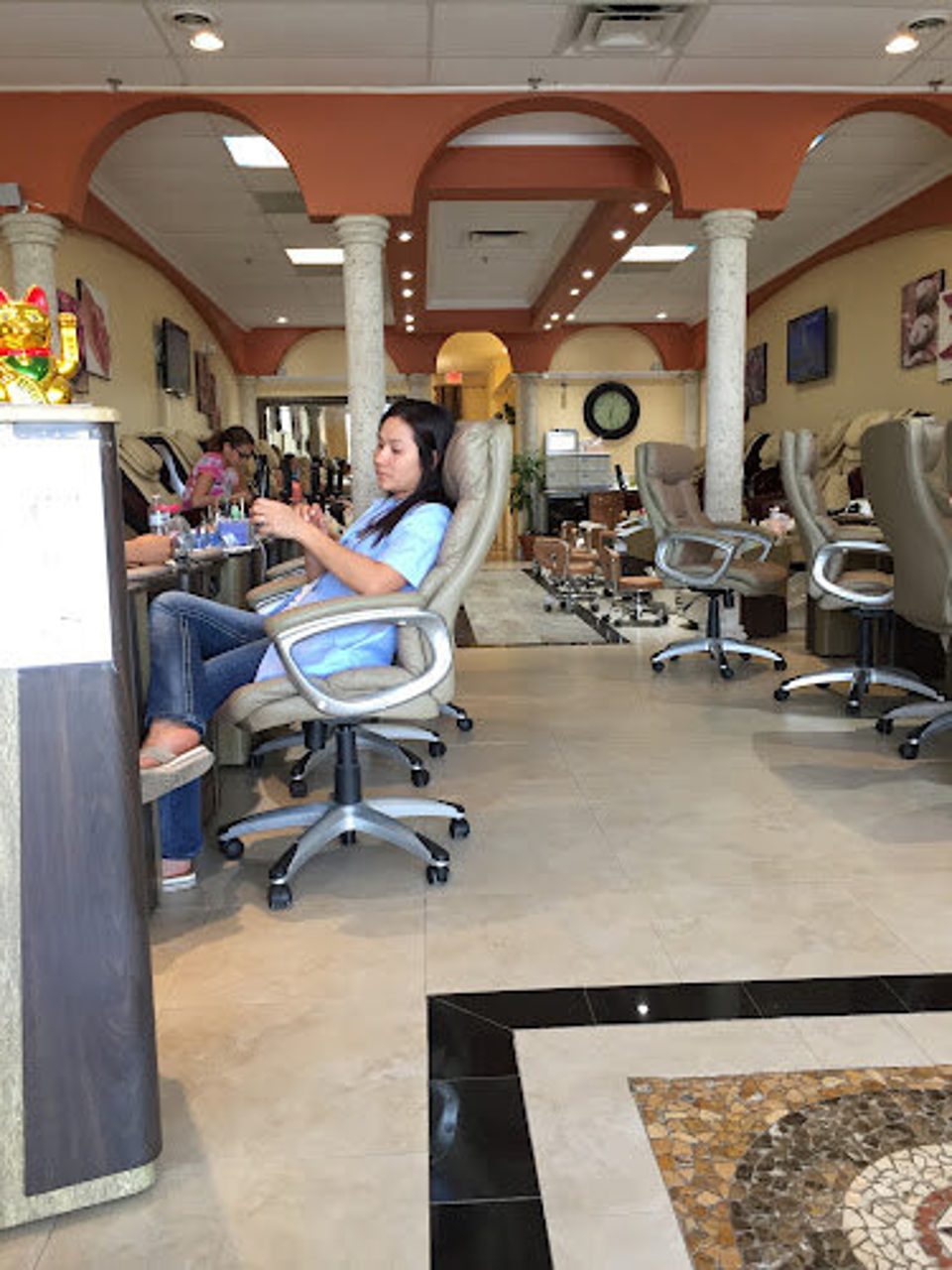 Nona Nails & Spa photo 1