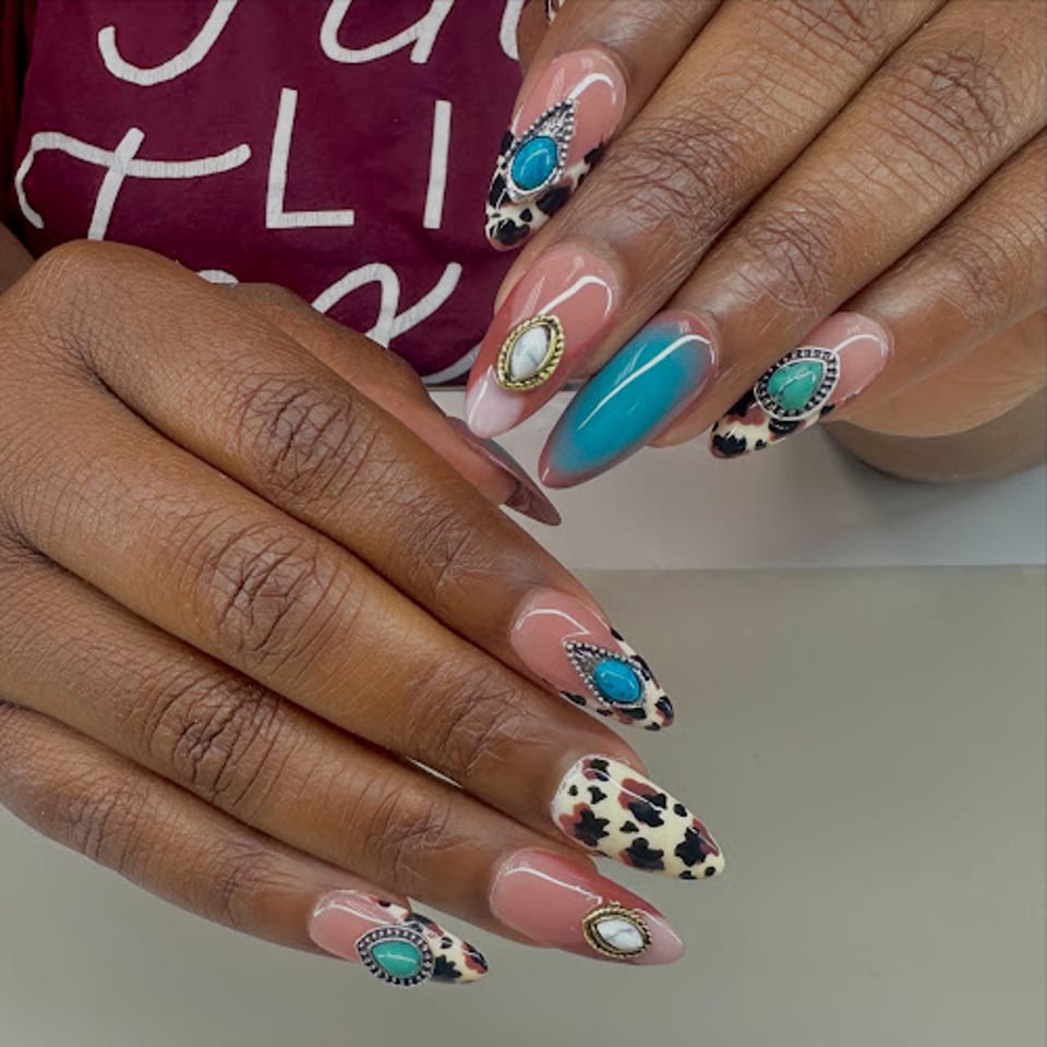 Canvas Nail Designs photo 1