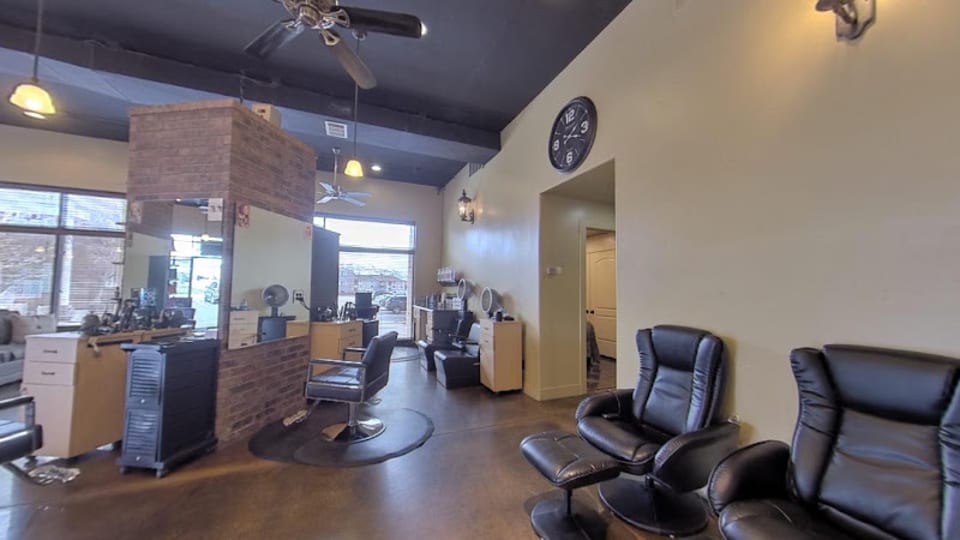 Salon & Spa Fifth Avenue - Hair, Nails, Skin & More photo 1