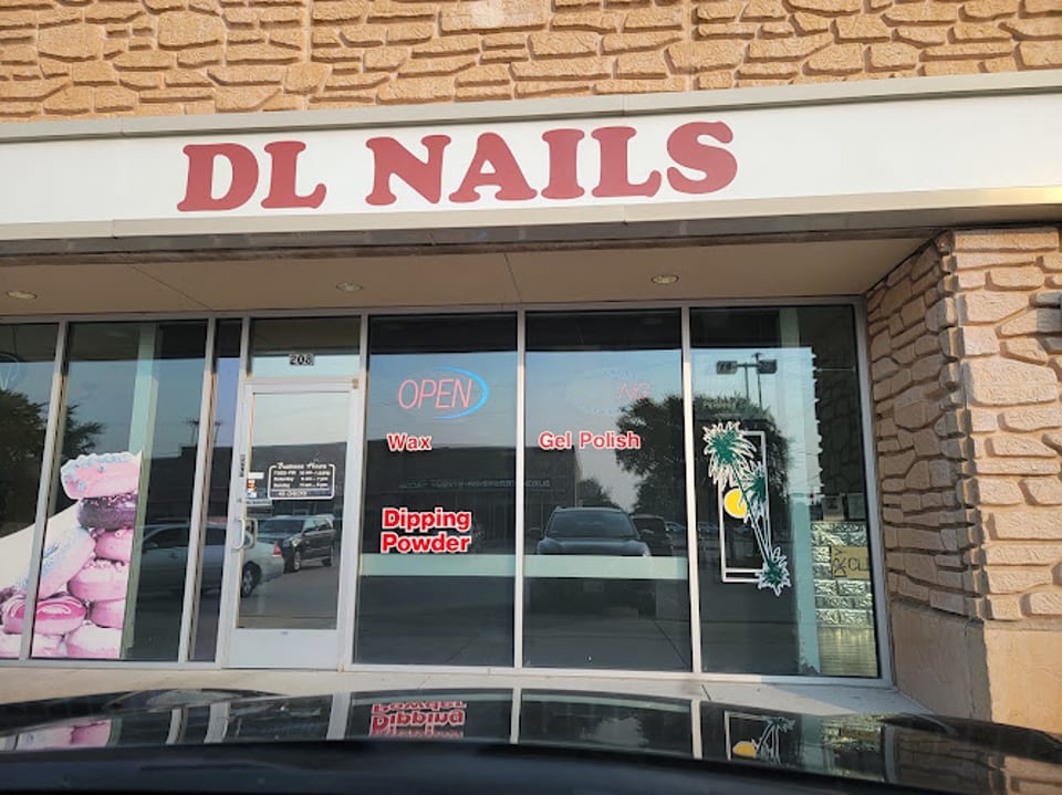 DL Nails photo 1