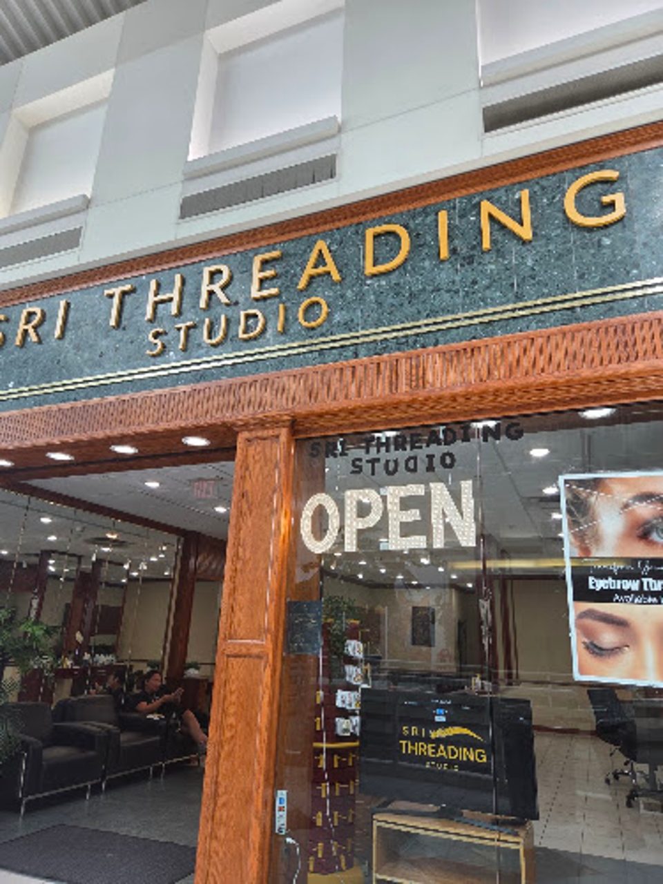 sri threading studio (eyebrow threading) photo 1