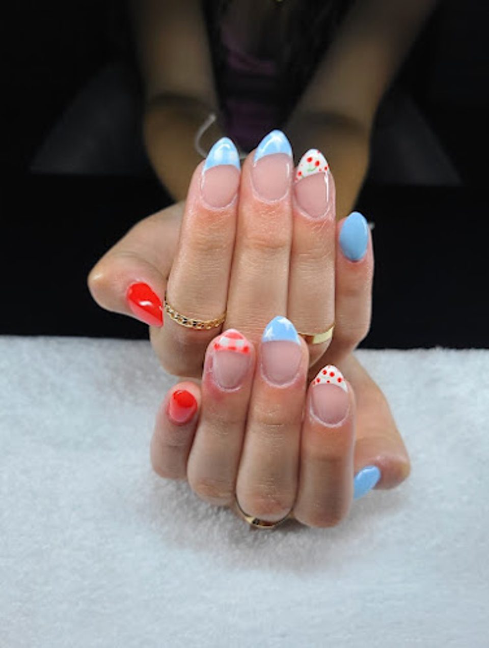 Stringy Nails photo 1