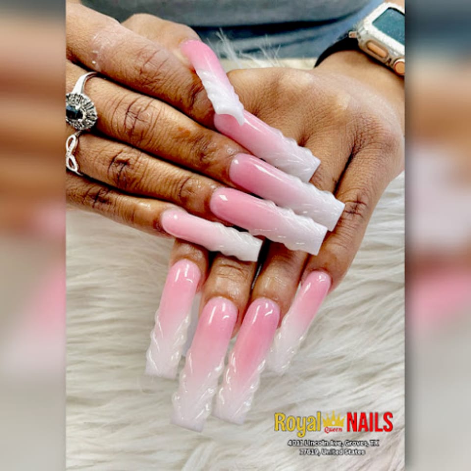Royal Queen nail photo 1