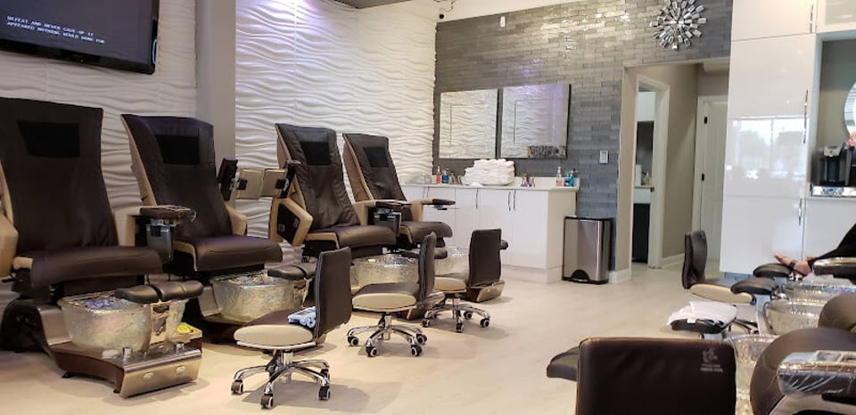 Couture nails & spa photo 1