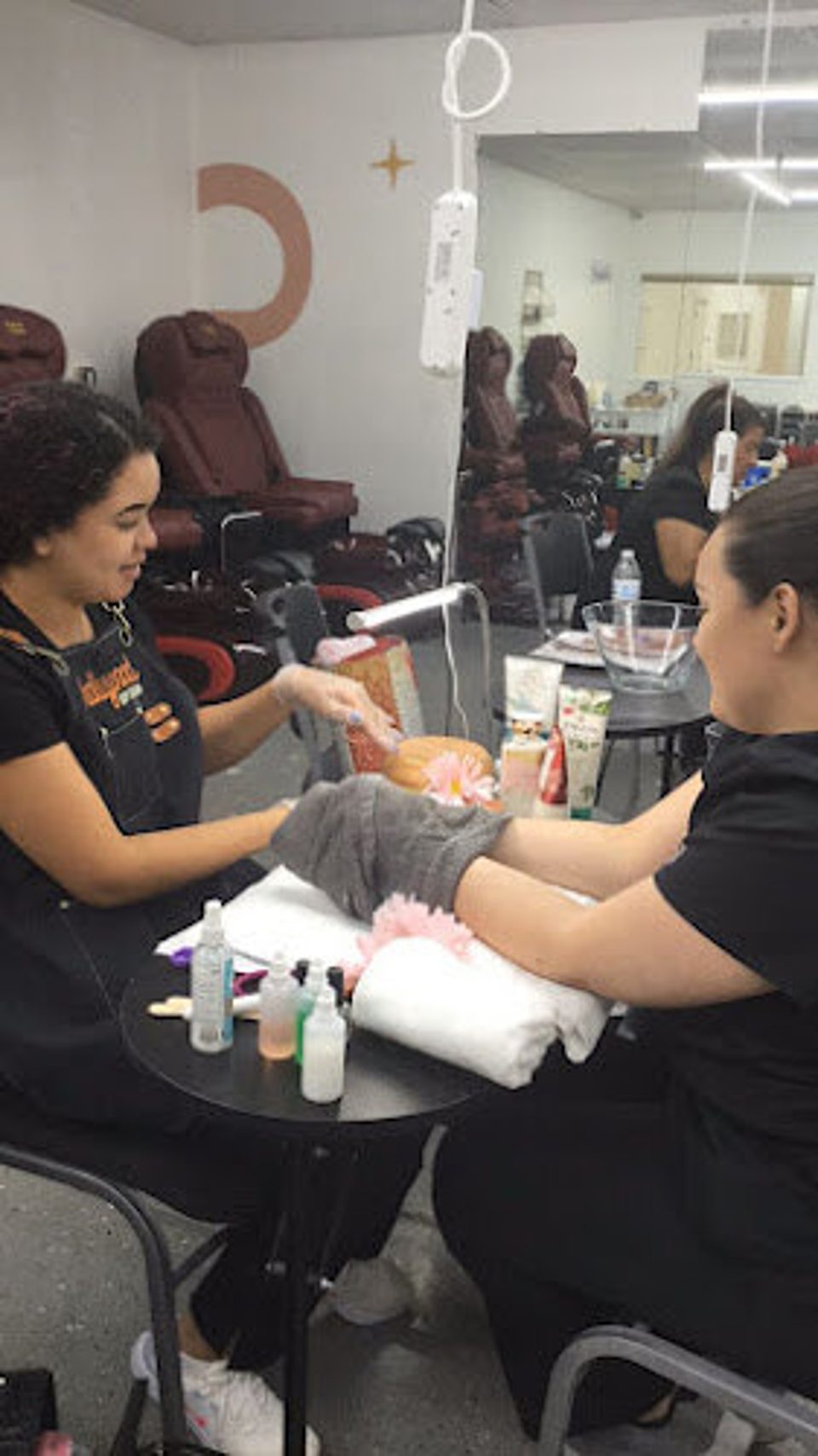 Hollywood Beauty Academy photo 1