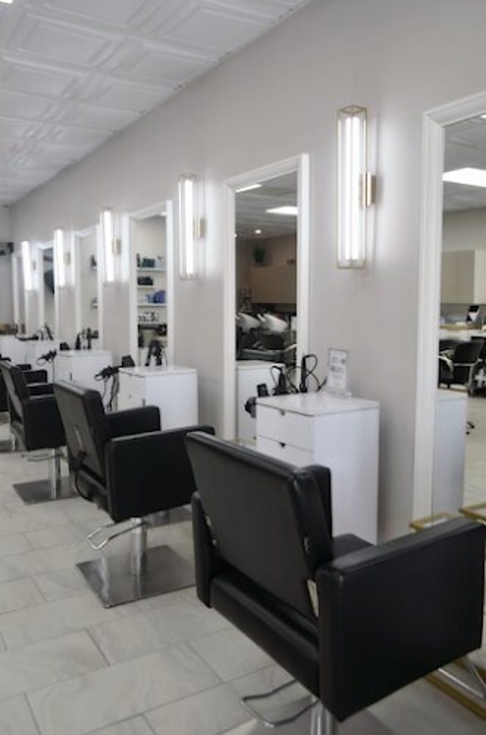 Salon Halo Carrollwood photo 1