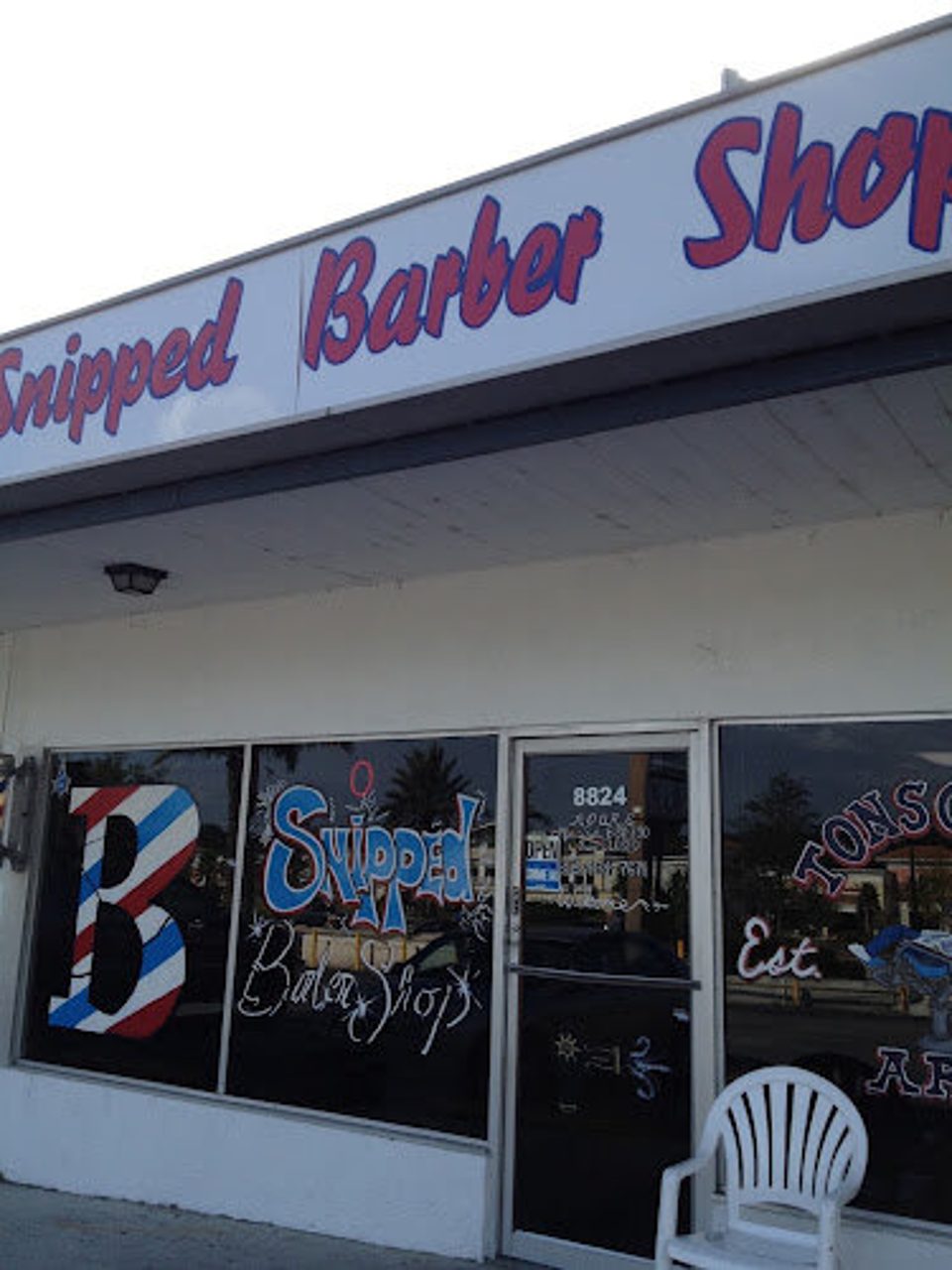 B Snipped Barbershop photo 1