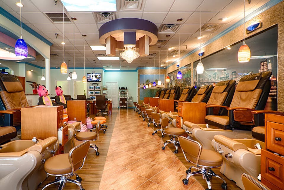 Pink & White Nails & Serenity Spa photo 1