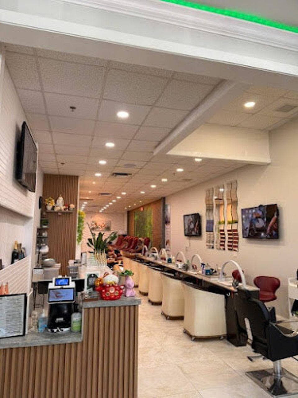 Bamboo Nails & Spa Orlando (10% OFF) photo 1