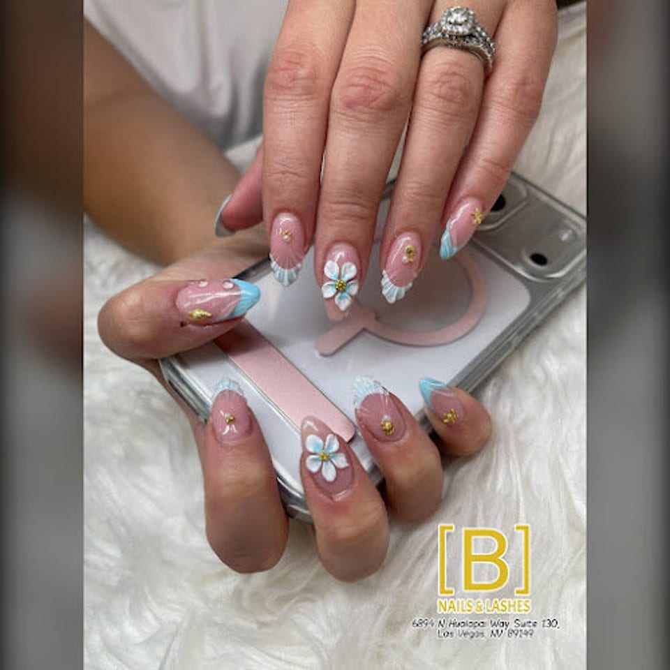 B Nails photo 1